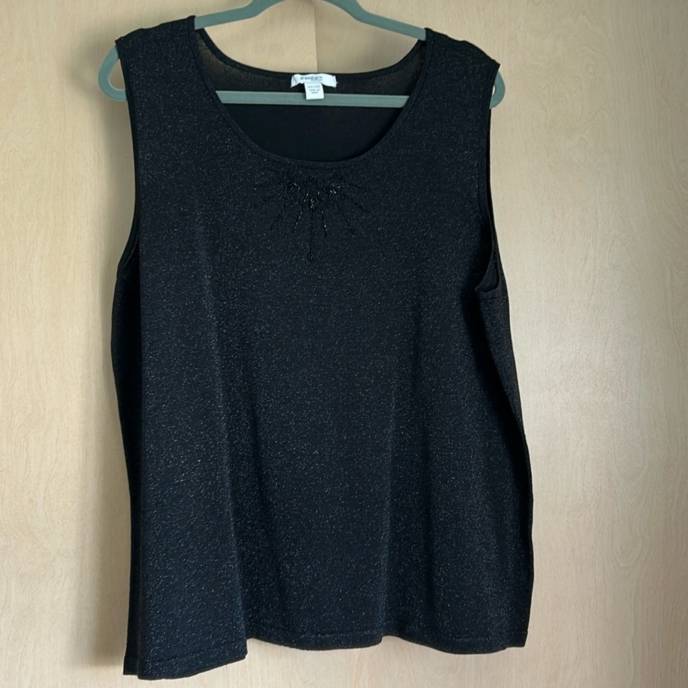Shimmery sleeveless top size 22/24